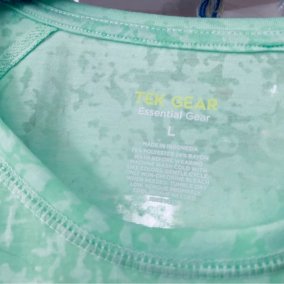 Tek Gear (5) Women’s Tops various colors in Burnout. Size Large - Picture 6 of 6